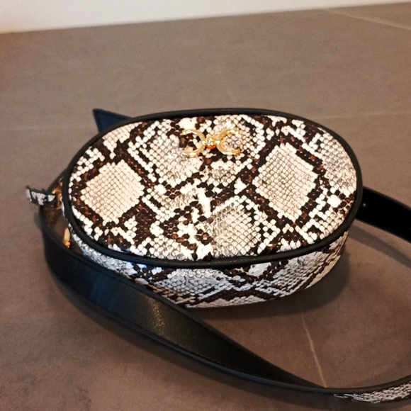 Belt bag - Picture 1 of 2